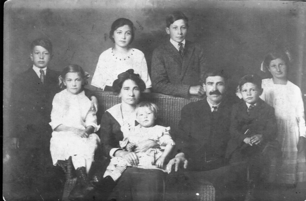 Severino Camozzi Family Tree - Camozzi Family Circa 1920; Roberto, Anitta, Margharita, Theresa, Linda, Remo, Severino, Victor and Florence